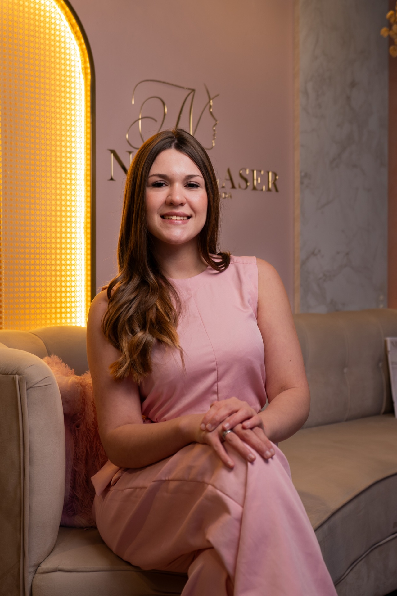 Jaquelyne Oliveira, Recepcionista na New Laser Estética Avançada, Toledo/PR