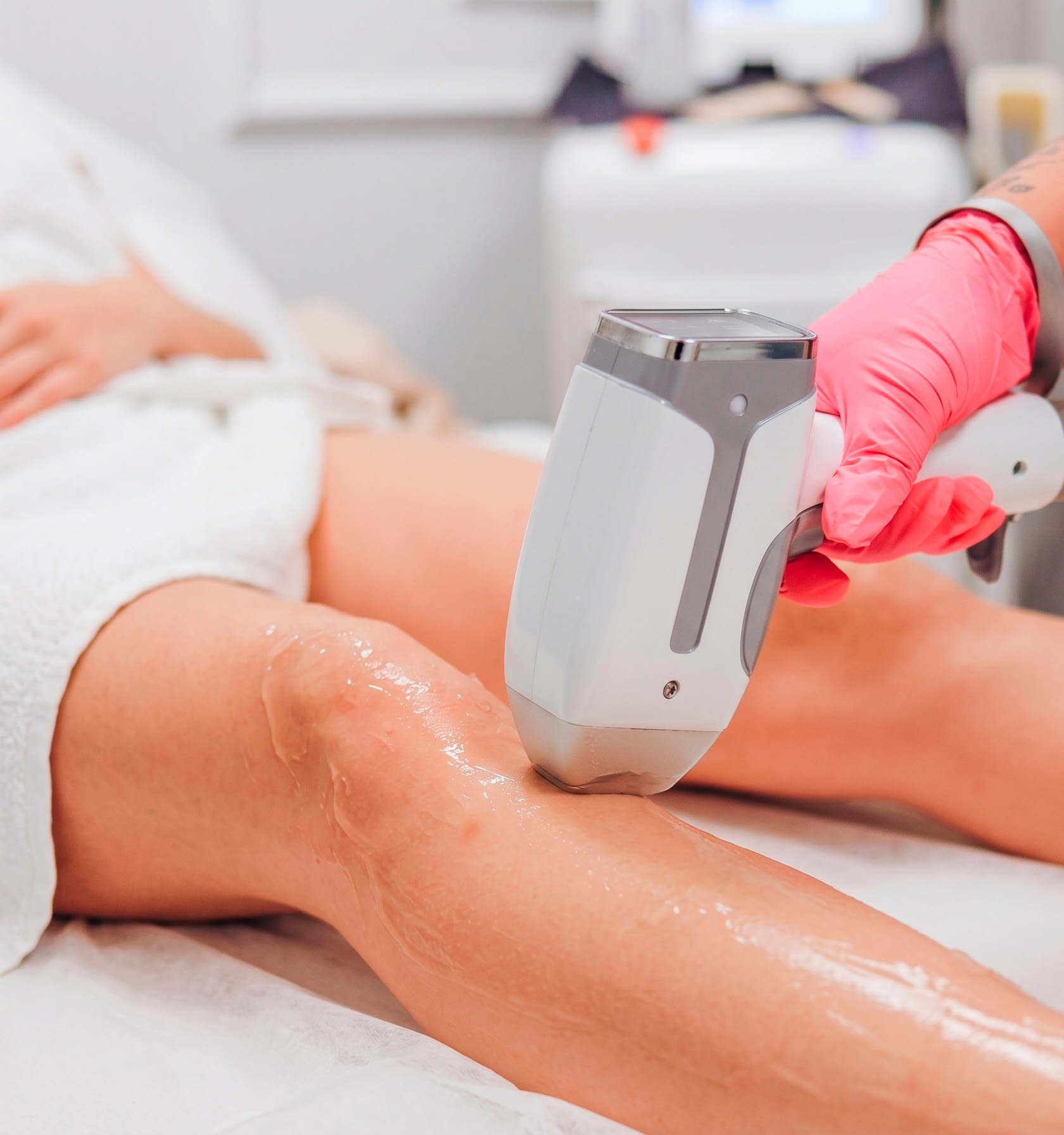 Equipamento de depilação a laser com tecnologia de varredura, óculos de proteção e toalhas, New Laser, Toledo/PR